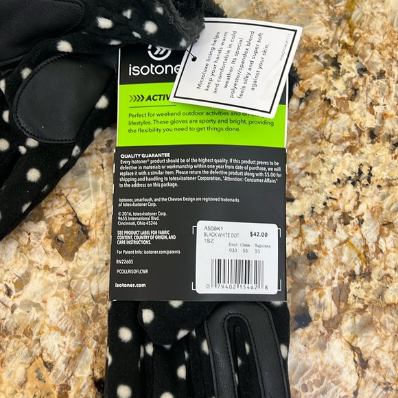 NWT ISOTONER gloves Smart Touch - Picture 2 of 6